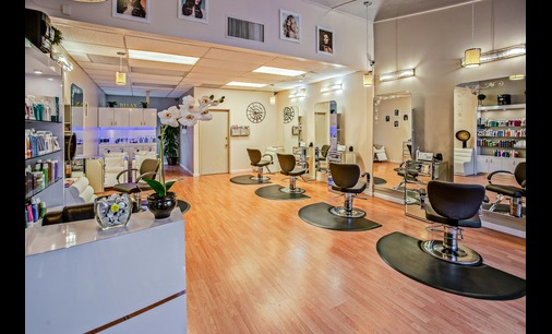Aastha Beauty Lounge salon services